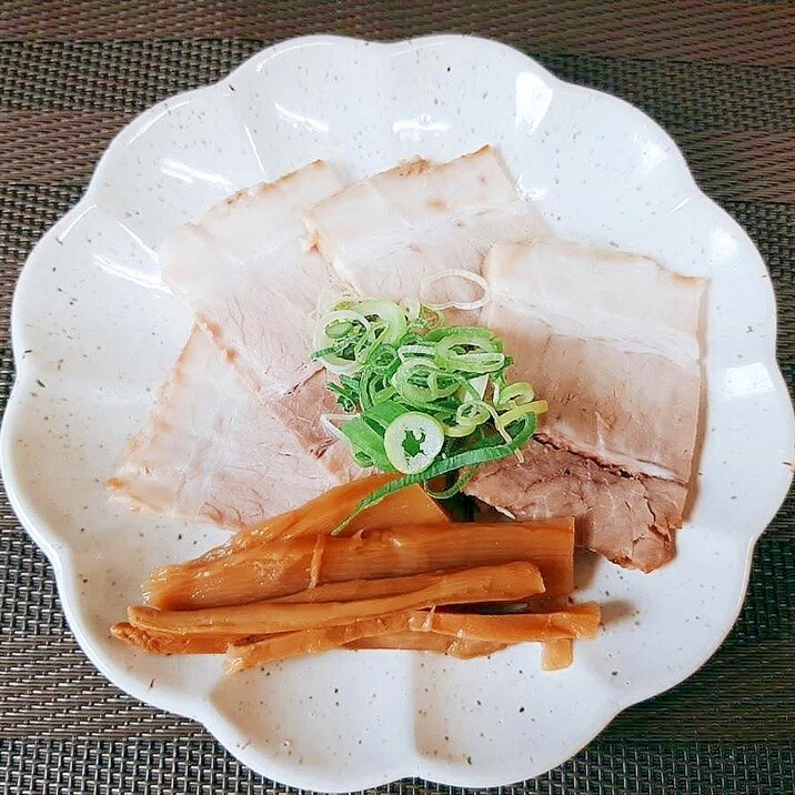 焼豚と味付きメンマ